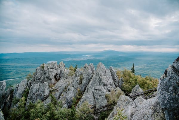 Красноярские столбы: трекинг в сердце Сибири